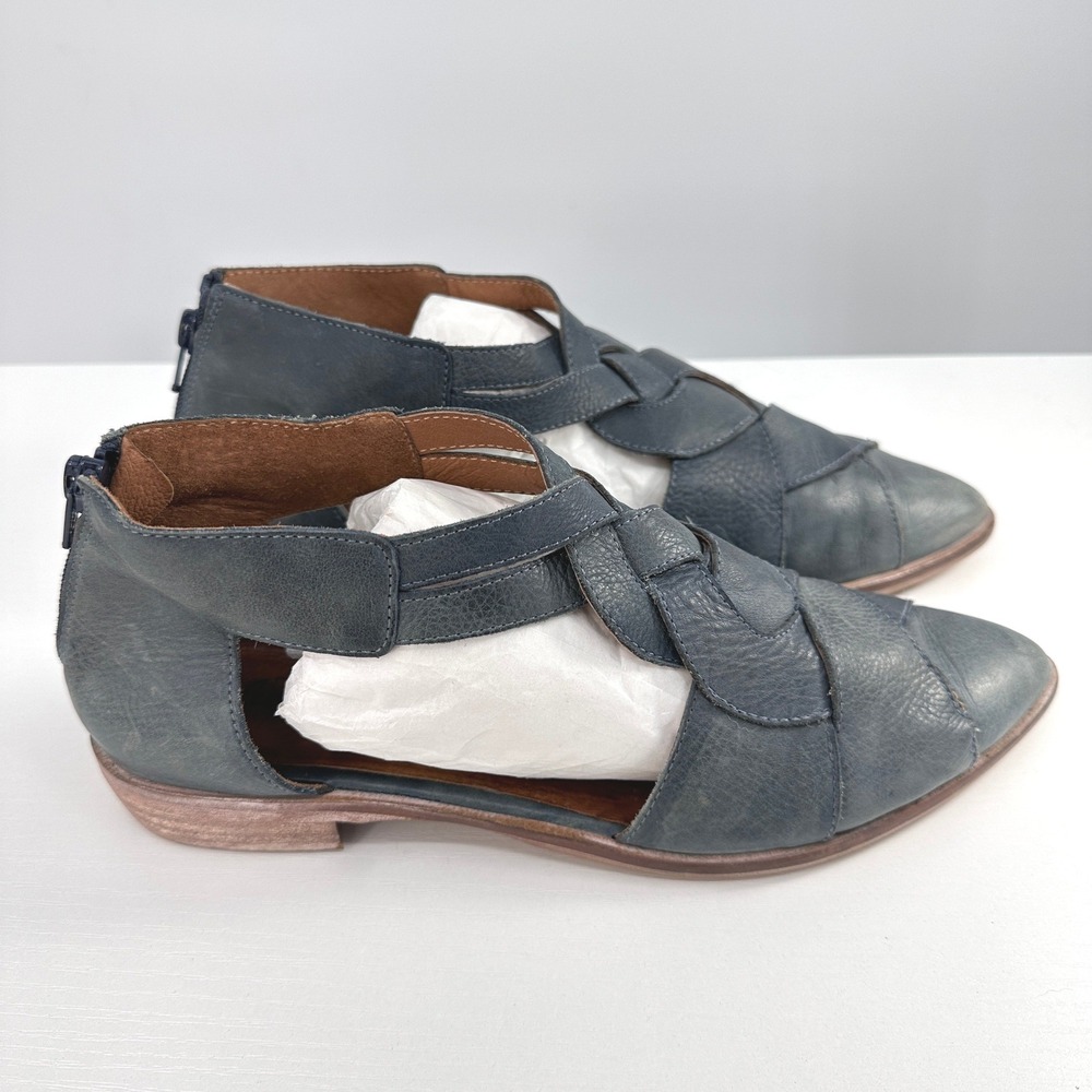 Free People Wanderlust Flats Shoes 40 distressed blue leather pointed toe- Flaw